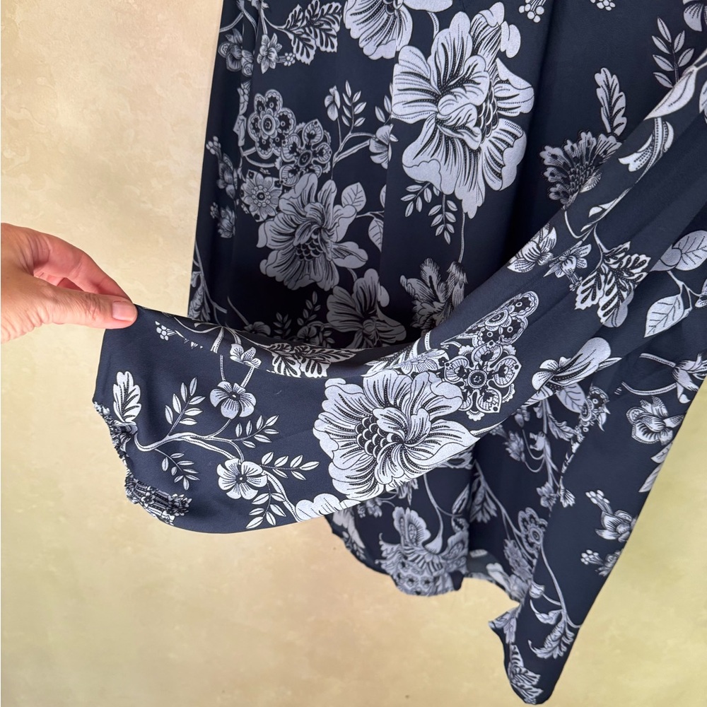 Maurices Navy and White Floral Long-Sleeve Tunic - Picture 2 of 6